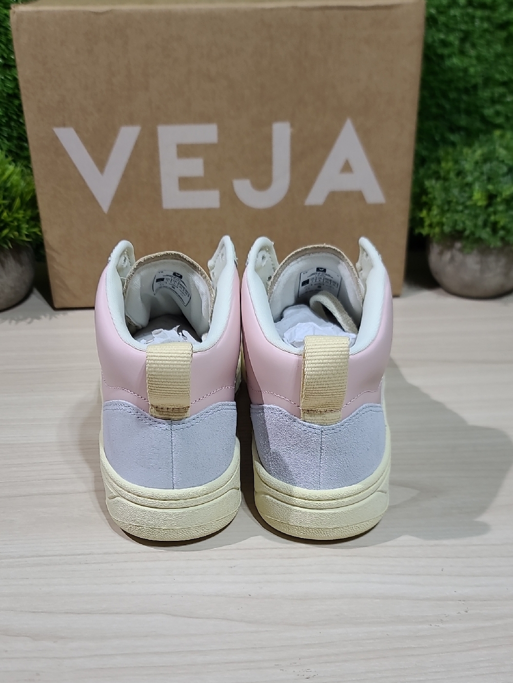 Veja Women's V-15 Sneakers Petale White Multico - US 7 NEW - Picture 4 of 9